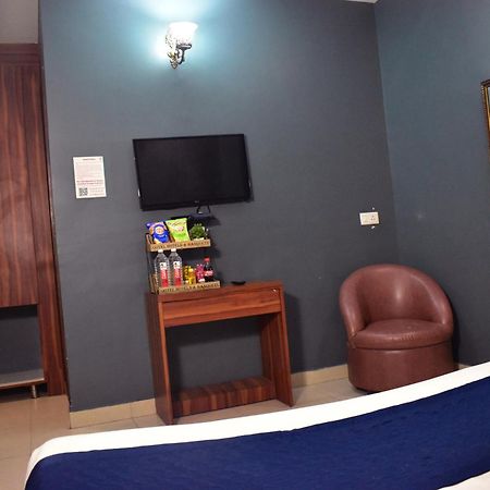 Qotel Hotel Church House Rohini Sector 15 德里 外观 照片