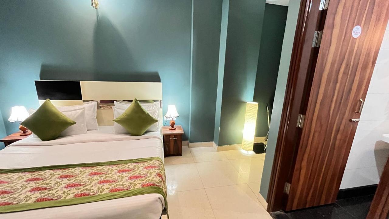 Qotel Hotel Church House Rohini Sector 15 德里 外观 照片